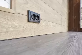 Отделка балкона ламинатом с утеплением и остеклением Рехау 