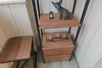 Вертикальная укладка ламината на Г-образном балконе с утеплением