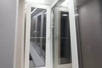  Отделка лоджии ламинатом с боковым окном