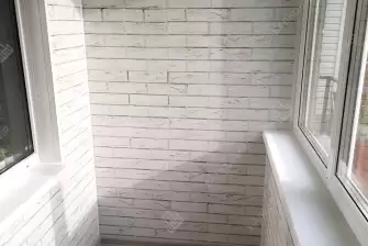 Отделка балкона и установка потайного люка