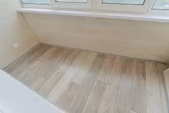 Отделка и остекление Г-образного балкона