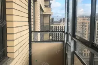 Отделка стен и потолка балкона в квартире ПВХ панелями