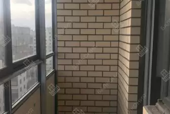 Отделка стен и потолка балкона в квартире ПВХ панелями