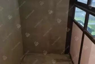 Панорамное остекление с тонировкой и отделка балкона