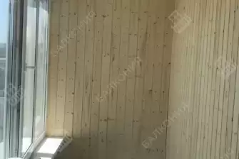 Отделка балкона профилем Рехау Grazio 70 под ключ с утеплением в многоквартирном доме