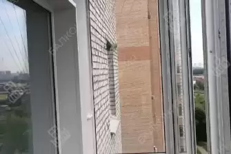 Холодное остекление PROVEDAL и отделка балкона ламинатом 33 класса.