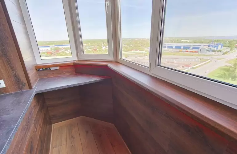 Объединение эркерной лоджии с комнатой