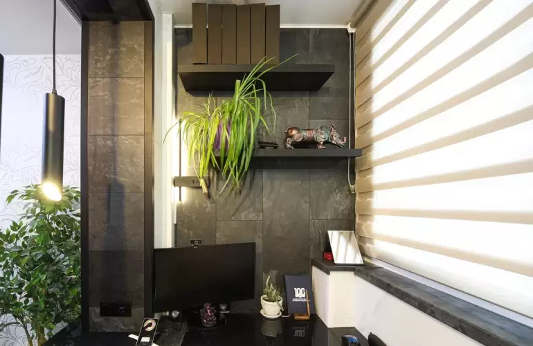 Отделка широкоформатным ламинатом балкона с утеплением